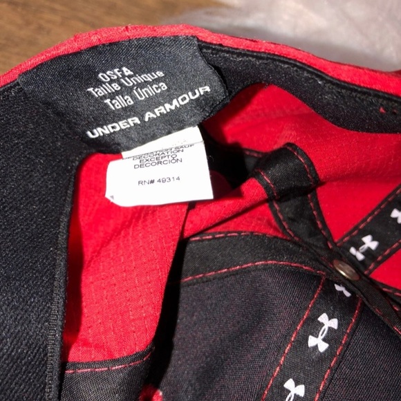 Under Armour Texas Tech red baseball hat - Picture 3 of 4